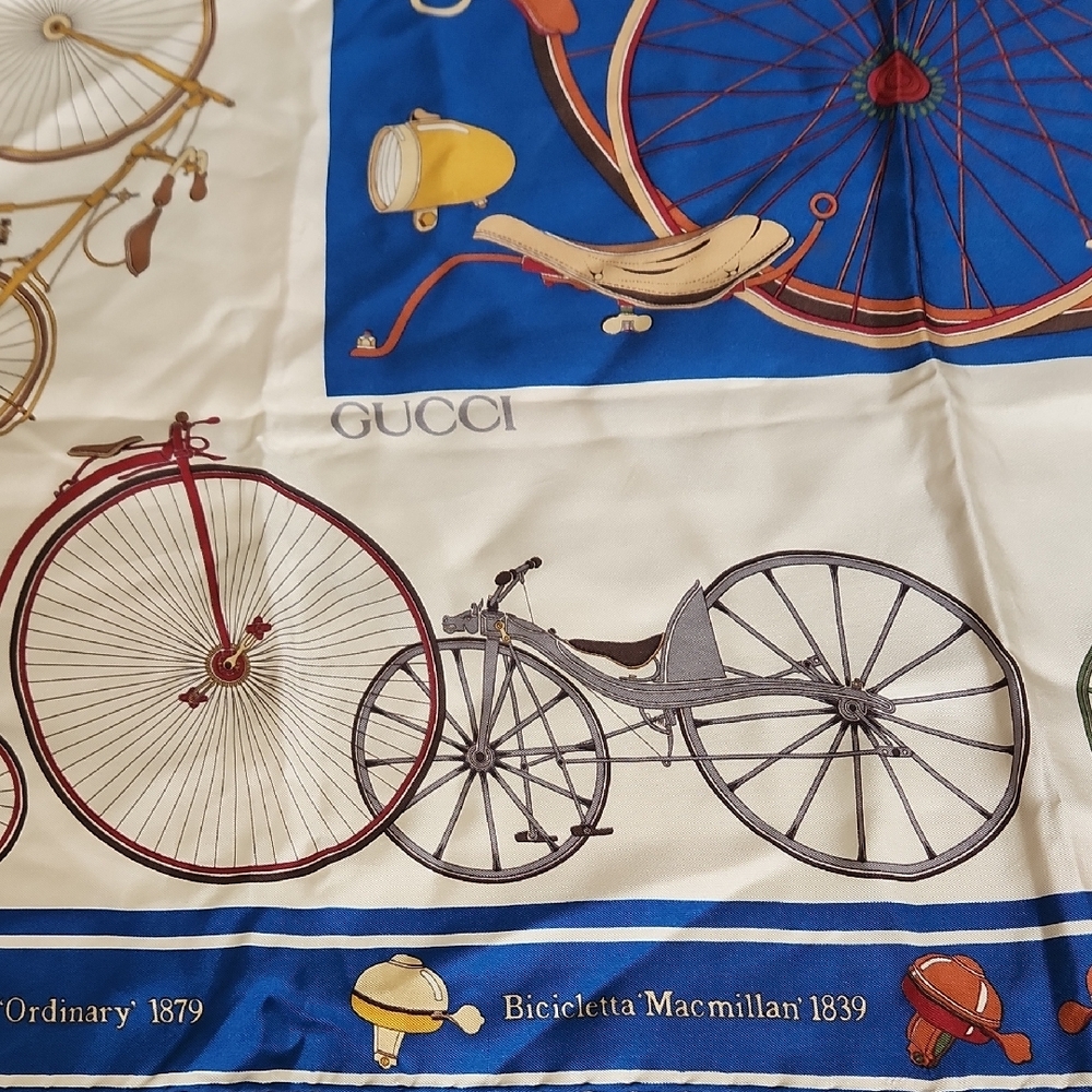 Gucci Bicycle Print 100% Silk Scarf With COA - Picture 4 of 6